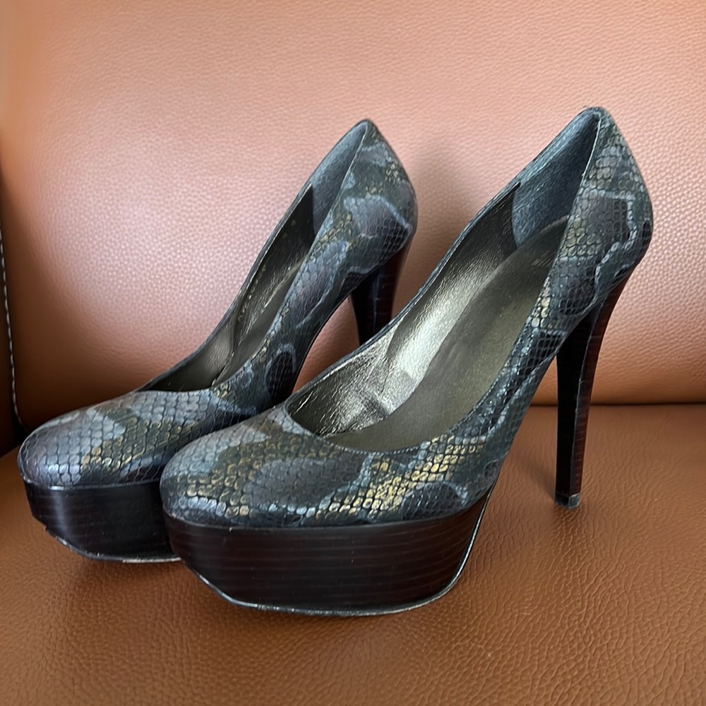 Stuart Weitzman snake print heels